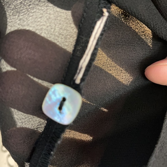 💕Beautiful Black Short Sleeved Sheer Cover up💕 - Picture 8 of 10